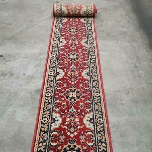 klink Veraangenamen dak Rode perzische tapijt loper huren - Brisked Styled Weddings